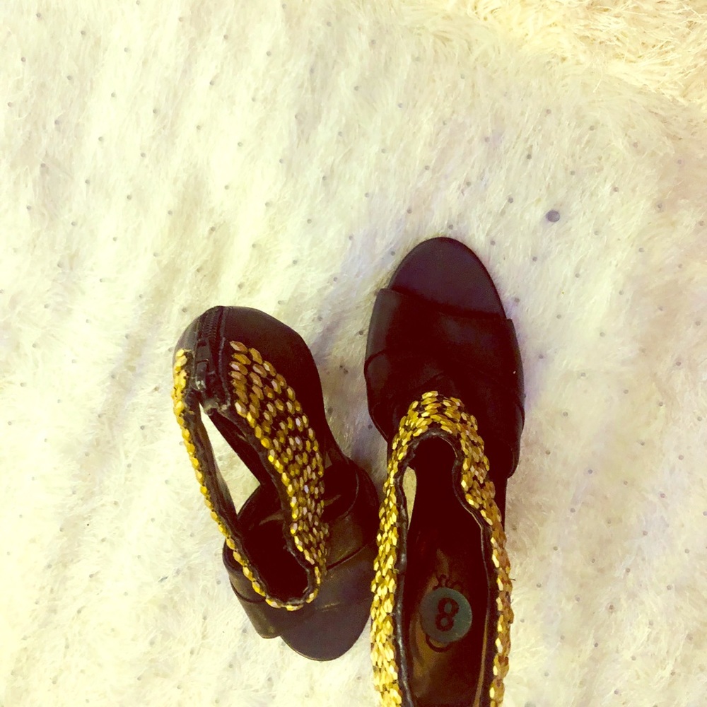 Carlos Santana booties blk gold studded size 8